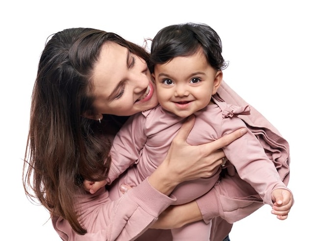 mother-baby-daughter-having-dfun_7502-7566